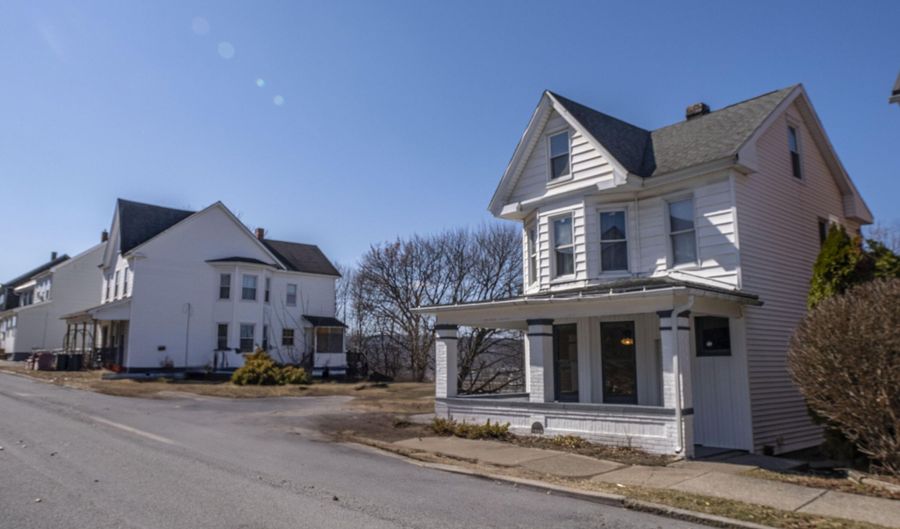 1904 2nd Ave, Altoona, PA 16602 - 2 Beds, 1 Bath