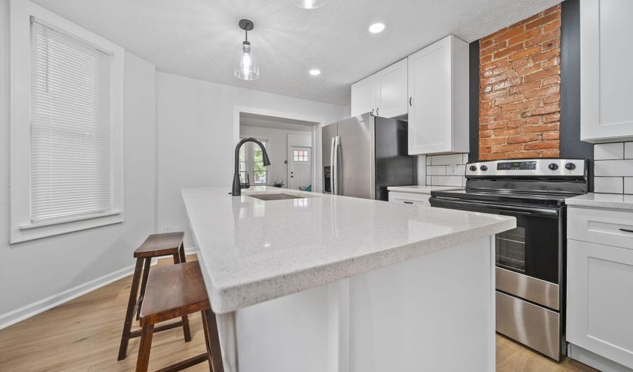 90 S Burgess Ave, Columbus, OH 43204 - 3 Beds, 2 Bath