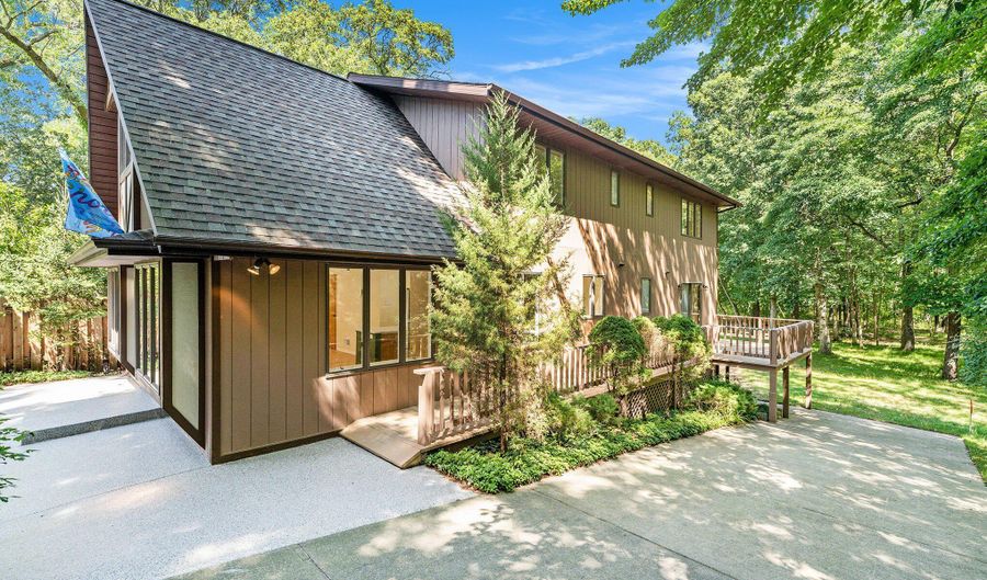 23 Lake Shore County Rd, Beverly Shores, IN 46301 - 3 Beds, 3 Bath