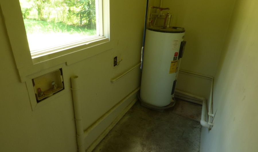 906 Myra St, Brookhaven, MS 39601 - 3 Beds, 1 Bath