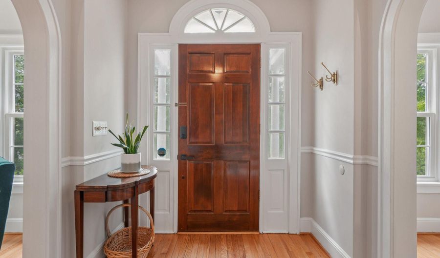 1805 ARMY NAVY Dr, Arlington, VA 22202 - 5 Beds, 5 Bath