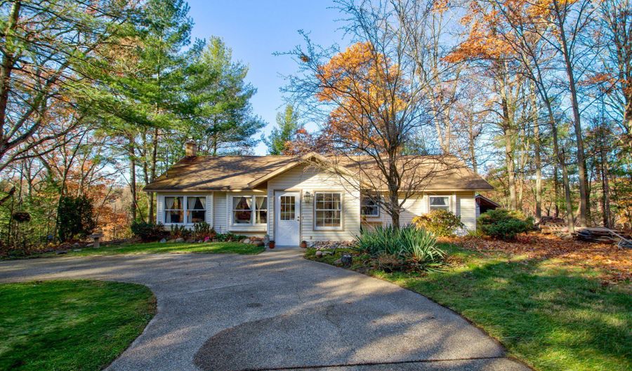 1882 Dillingham Dr, Allegan, MI 49010 - 3 Beds, 2 Bath