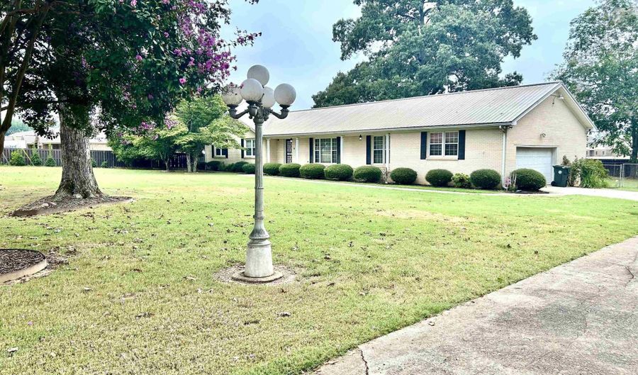 16088 Lucas Ferry Rd, Athens, AL 35611 - 4 Beds, 3 Bath
