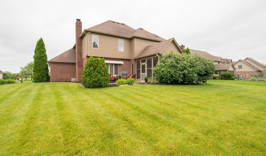 1145 Forest Commons Dr, Avon, IN 46123 - 5 Beds, 4 Bath