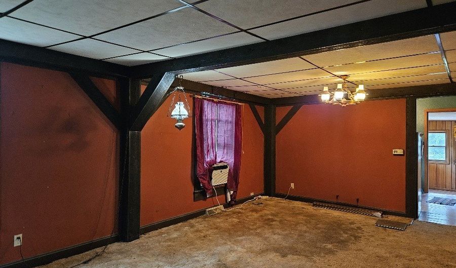 303 S Central Ave, Allerton, IA 50008 - 2 Beds, 1 Bath