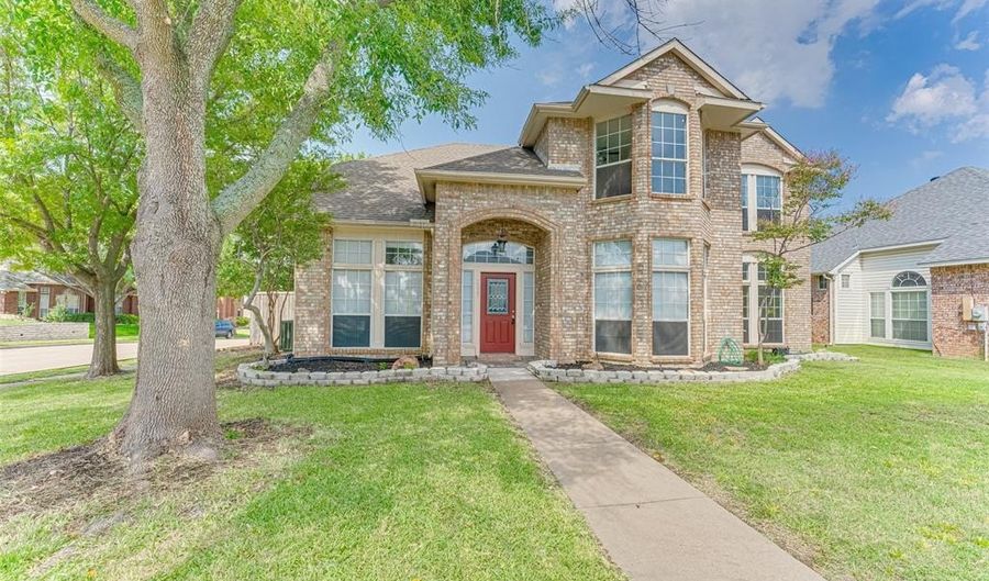 5025 Lake Vista Dr, The Colony, TX 75056 - 5 Beds, 3 Bath