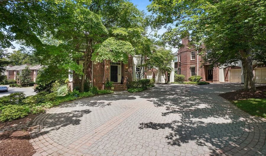 9209 TOWN GATE Ln, Bethesda, MD 20817 - 4 Beds, 4 Bath