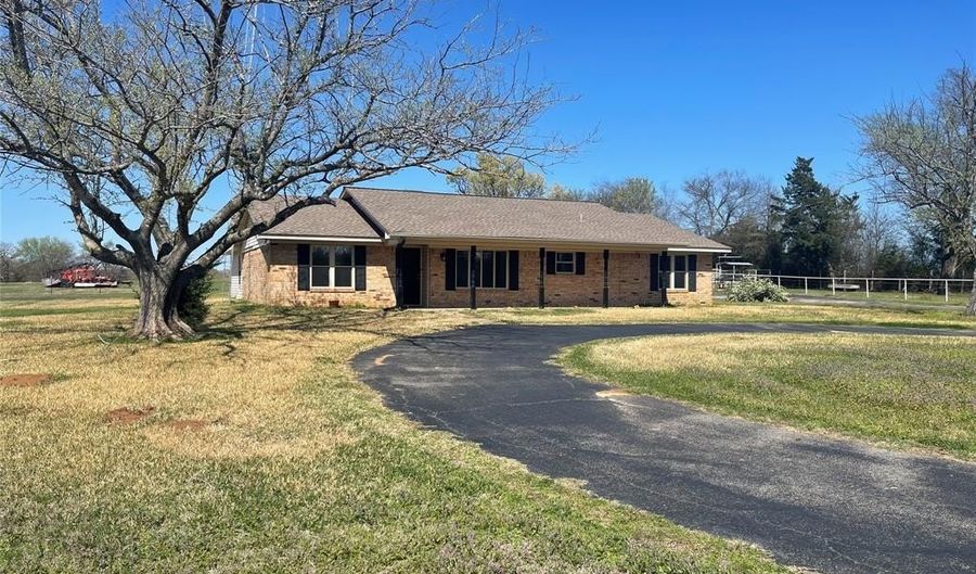 1624 County Road 1560, Alba, TX 75410 - 5 Beds, 2 Bath