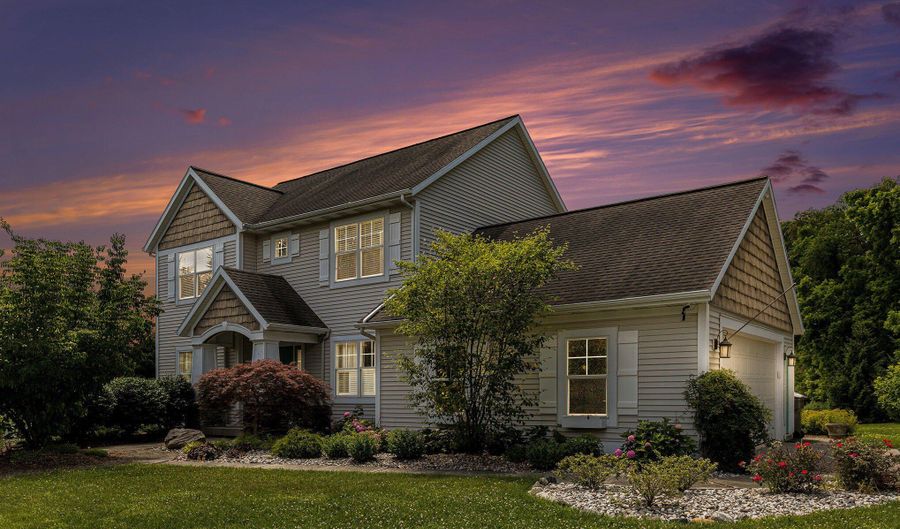 8608 52nd St SE, Ada, MI 49301 - 4 Beds, 4 Bath