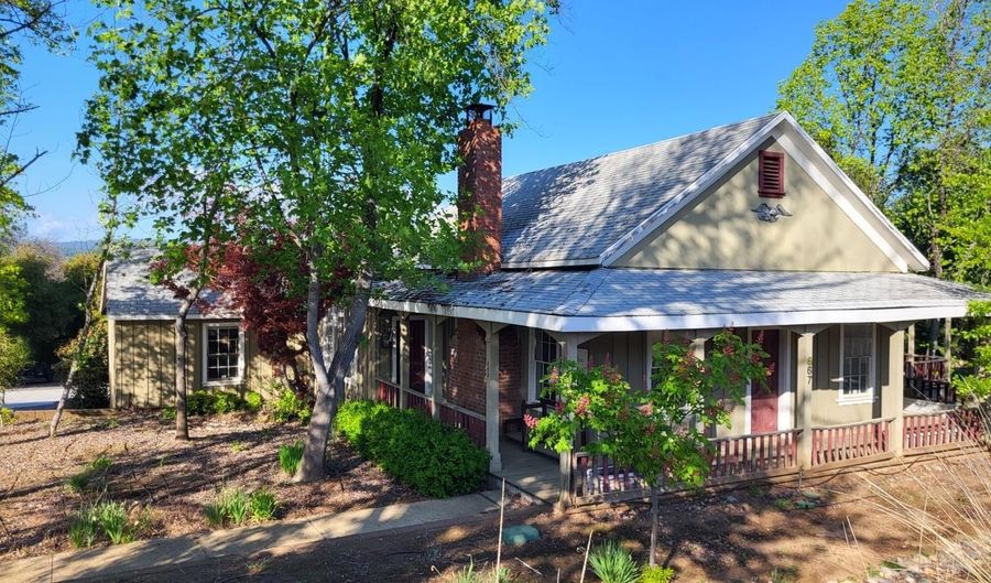 667 S Main St, Angels Camp, CA 95222 - 3 Beds, 3 Bath