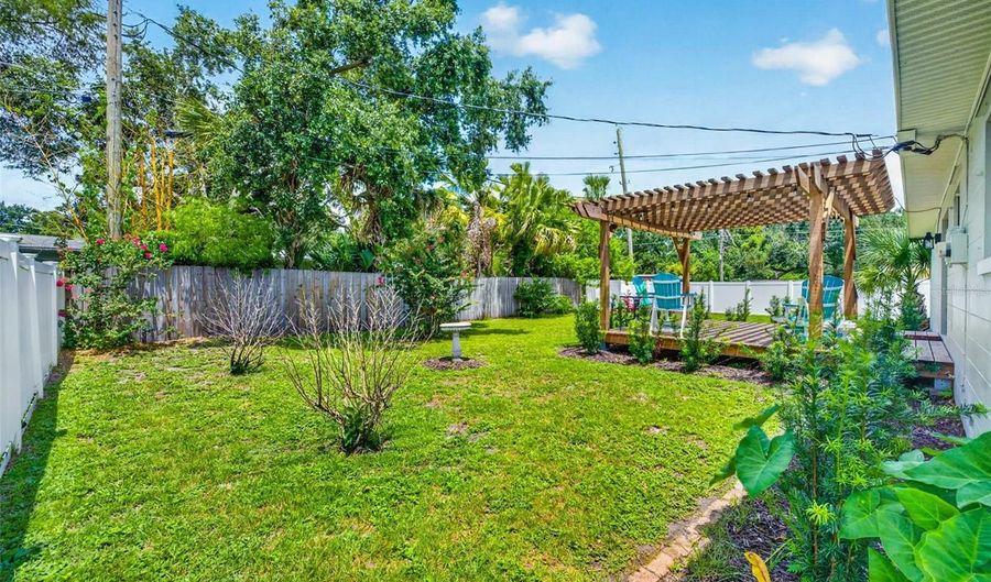 3430 N WESTMORELAND Dr, Orlando, FL 32804 - 3 Beds, 2 Bath