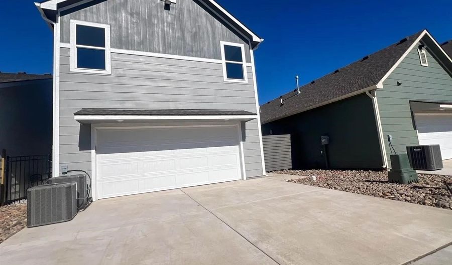 403 E Park Pl, Andover, KS 67002 - 2 Beds, 3 Bath