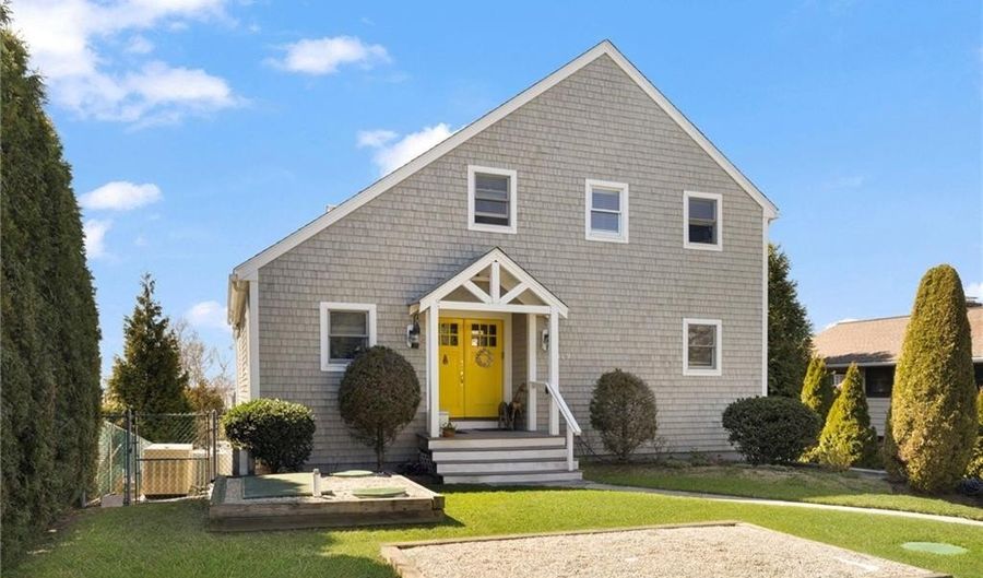 109 Umiak Ave, Jamestown, RI 02835 - 2 Beds, 3 Bath