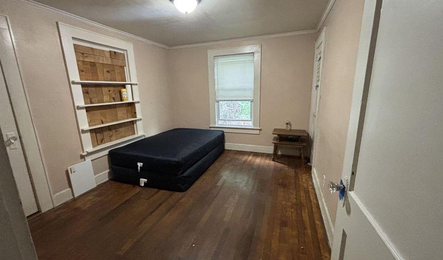 400 LEIGHTON Ave, Anniston, AL 36207 - 5 Beds, 2 Bath