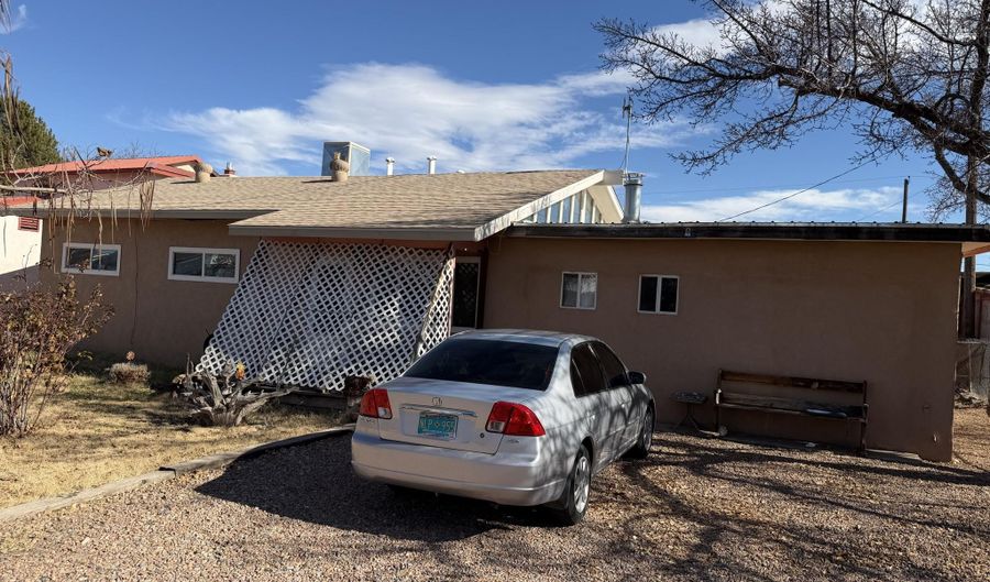 4621 Sunshine Pl SW, Albuquerque, NM 87105 - 3 Beds, 1 Bath