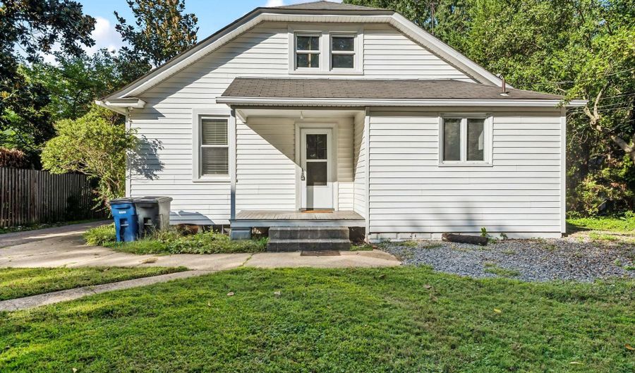 221 WESTWOOD Rd, Annapolis, MD 21401 - 2 Beds, 1 Bath