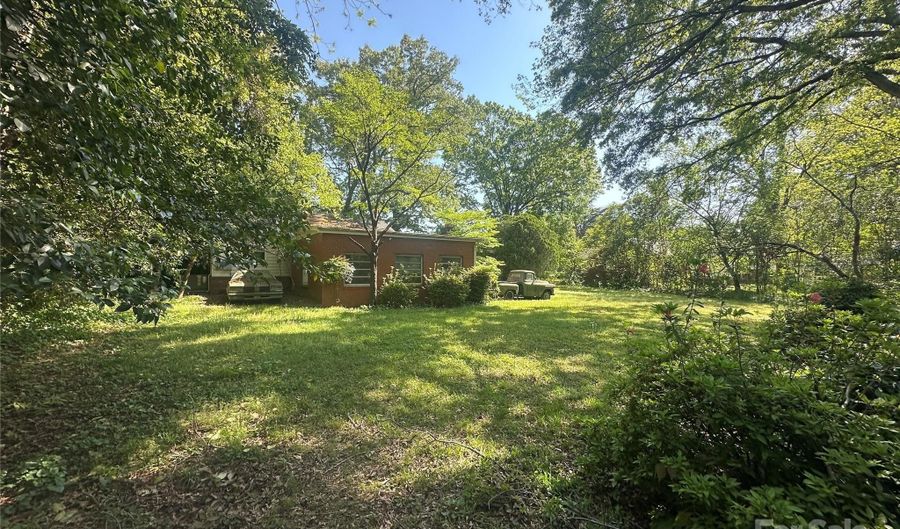 4301 The Plz, Charlotte, NC 28205 - 0 Beds, 0 Bath