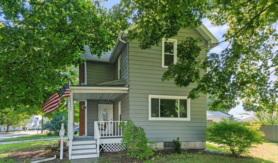 1002 S Van Buren St, Auburn, IN 46706 - 4 Beds, 2 Bath
