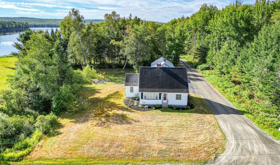 2 Piper Ln, Abbot, ME 04406 - 2 Beds, 1 Bath
