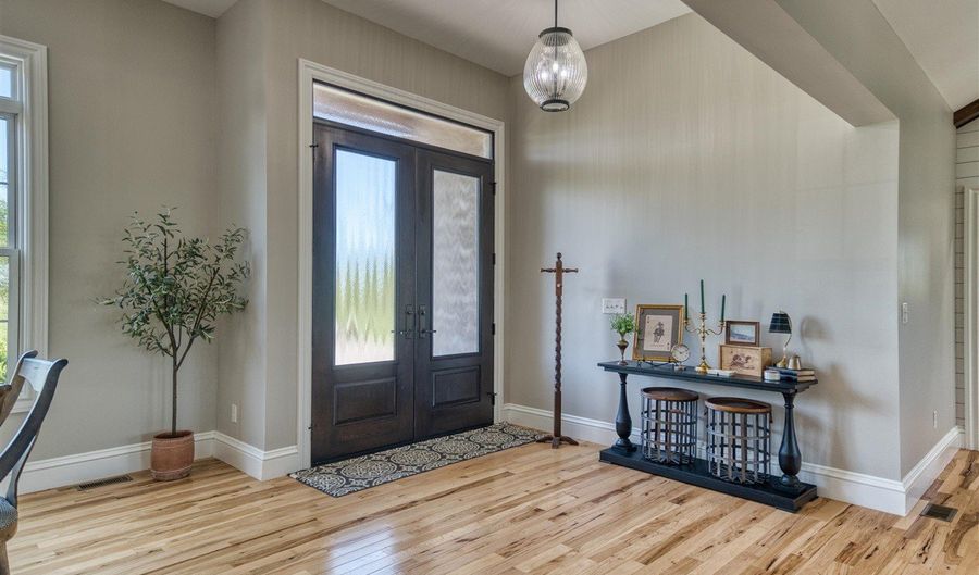 2257 Montgomery Rd, Auburn, KY 42206 - 5 Beds, 4 Bath