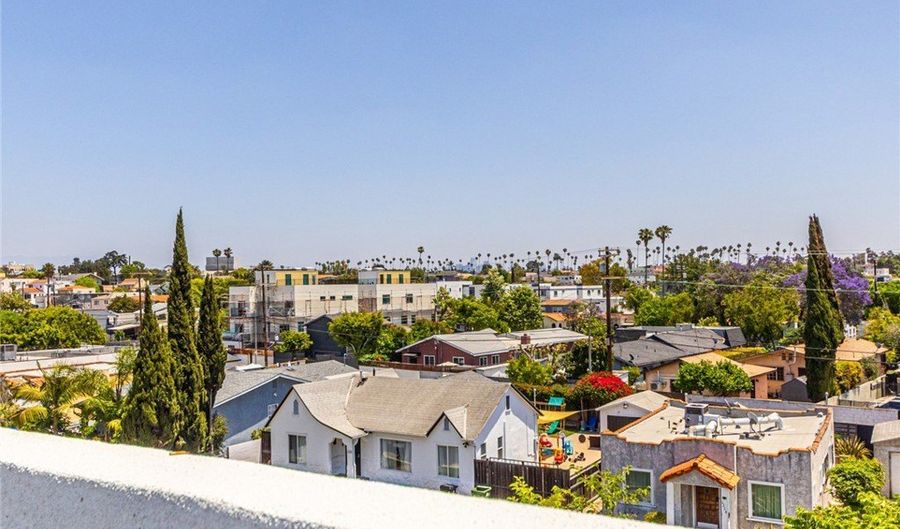 2223 S Highland Ave, Los Angeles, CA 90016 - 16 Beds, 17 Bath