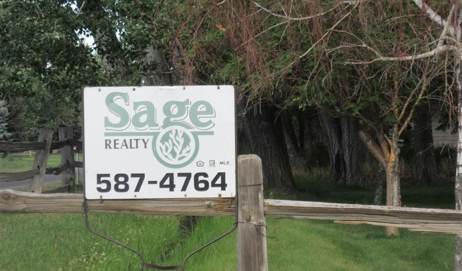 100 McCullough Dr, Cody, WY 82414 - 3 Beds, 1 Bath