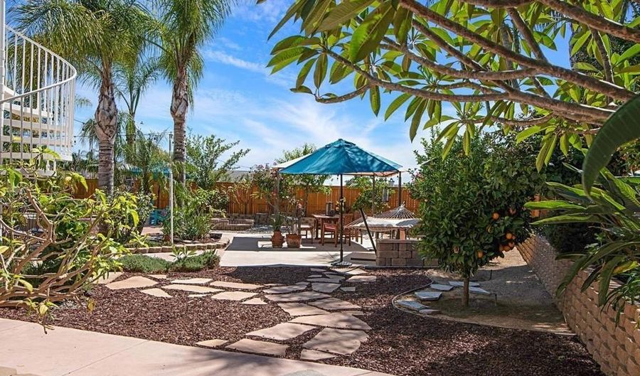 595 S Hidden Trails Rd, Escondido, CA 92027 - 5 Beds, 3 Bath