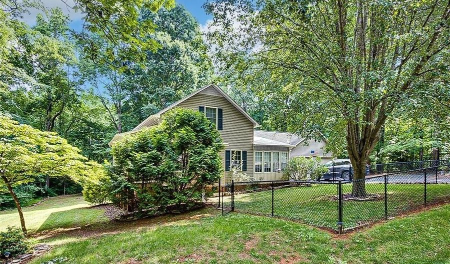 1525 Idlebrook Trl, Asheboro, NC 27205 - 3 Beds, 3 Bath