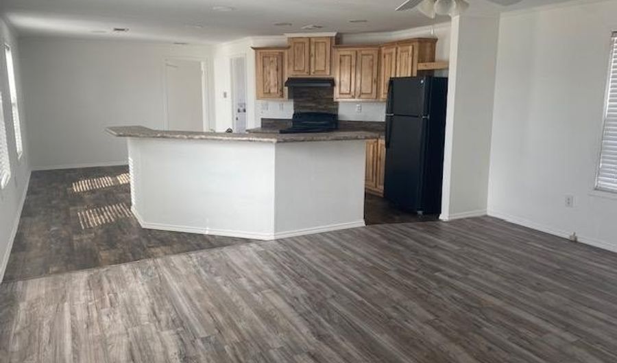 913 SW 1st St, Andrews, TX 79714 - 3 Beds, 2 Bath