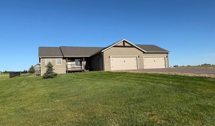 19229 Chuck Wagon Cir, Belle Fourche, SD 57717 - 5 Beds, 3 Bath