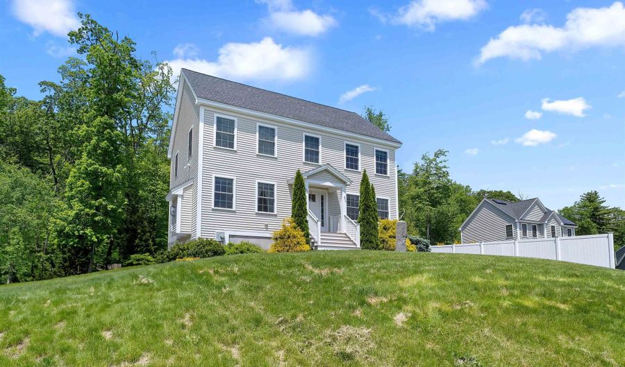 33 Thatcher Way, Barrington, NH 03825 - 3 Beds, 3 Bath