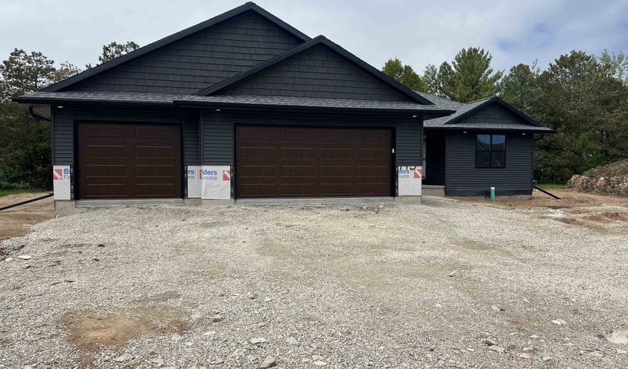 413 CARRIE LYNN Ave, Algoma, WI 54201 - 3 Beds, 3 Bath