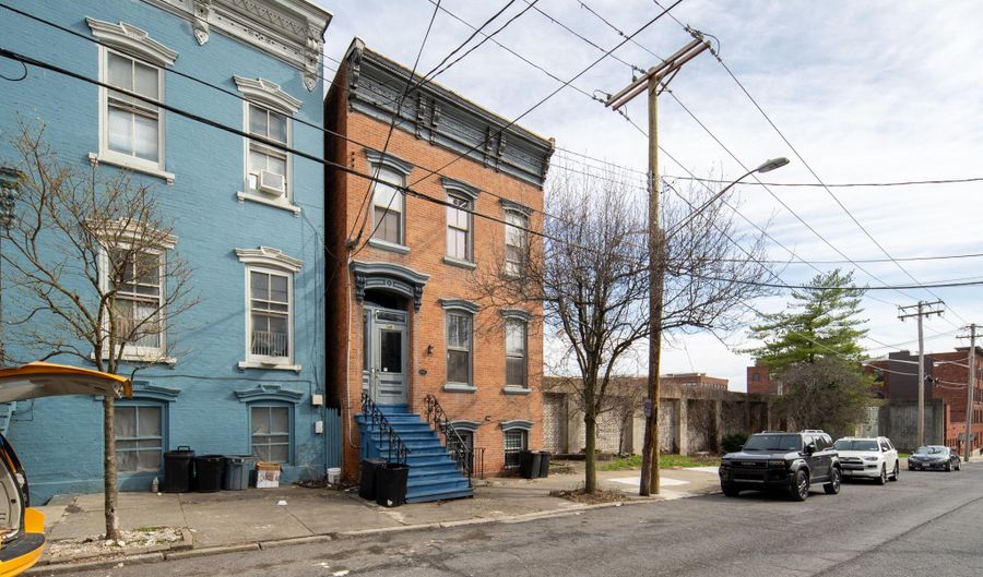 140 Grand St, Albany, NY 12202 - 6 Beds, 3 Bath