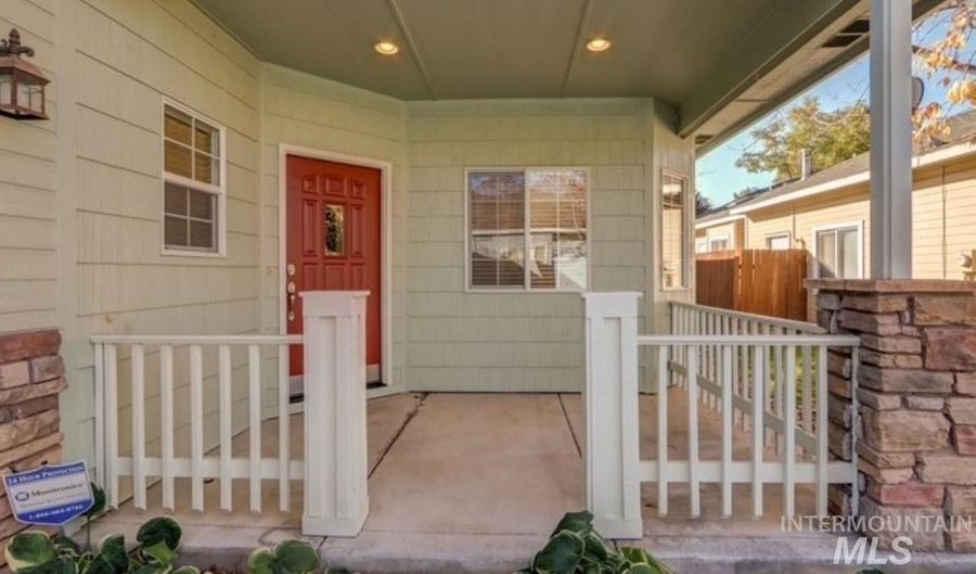 5862 N Bremerton Pl, Boise, ID 83714 - 3 Beds, 2 Bath