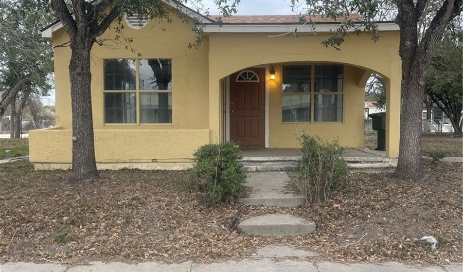 916 S Reynolds St, Alice, TX 78332 - 3 Beds, 1 Bath