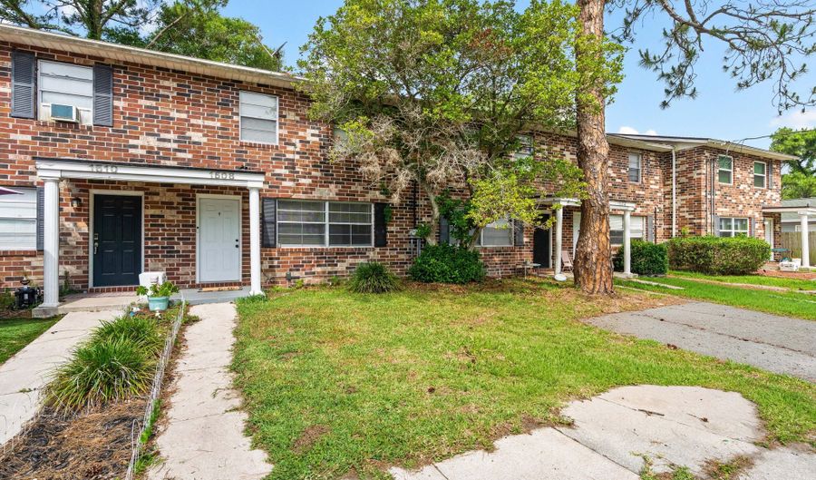 1508 JORDAN St, Atlantic Beach, FL 32233 - 2 Beds, 2 Bath