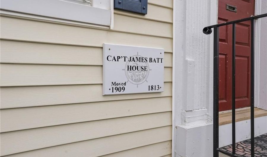 48 Constitution St 2, Bristol, RI 02809 - 2 Beds, 1 Bath