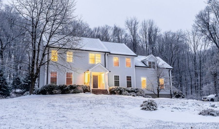 5 Hidden Valley Rd, Andover, NJ 07860 - 5 Beds, 4 Bath