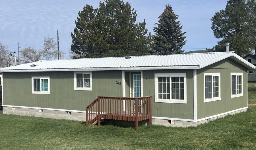 31433 Price St, Bonanza, OR 97623 - 2 Beds, 2 Bath