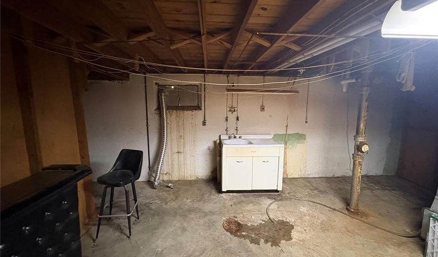 7912 Birkenhead Dr, Affton, MO 63123 - 3 Beds, 1 Bath