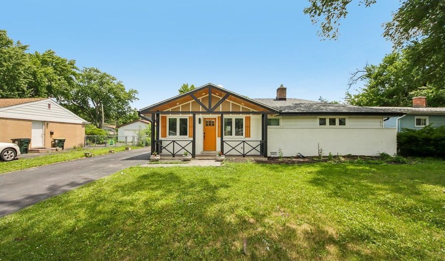 1425 N Wilke Rd, Arlington Heights, IL 60004 - 3 Beds, 2 Bath
