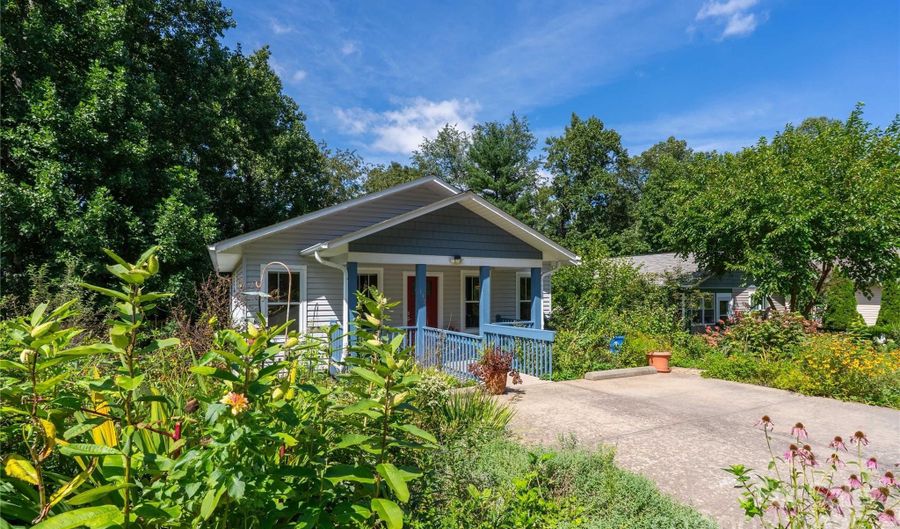 132 Warren Haynes Dr, Asheville, NC 28806 - 3 Beds, 2 Bath