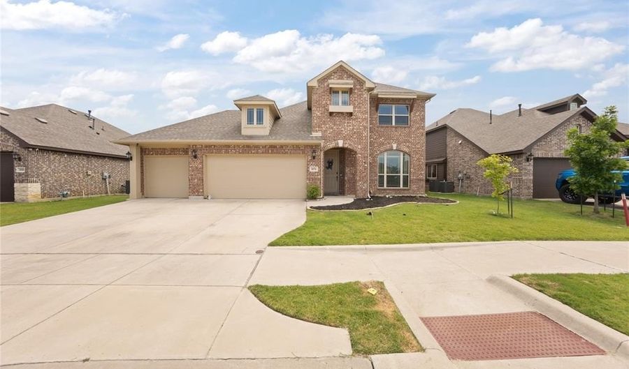 1076 Imperial Eagle Rd, Alvarado, TX 76009 - 4 Beds, 3 Bath