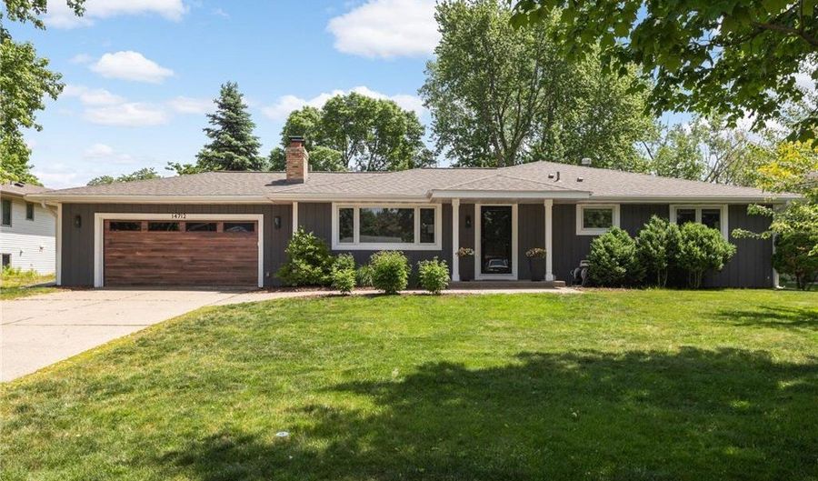 14712 Dory Ct, Apple Valley, MN 55124 - 3 Beds, 3 Bath