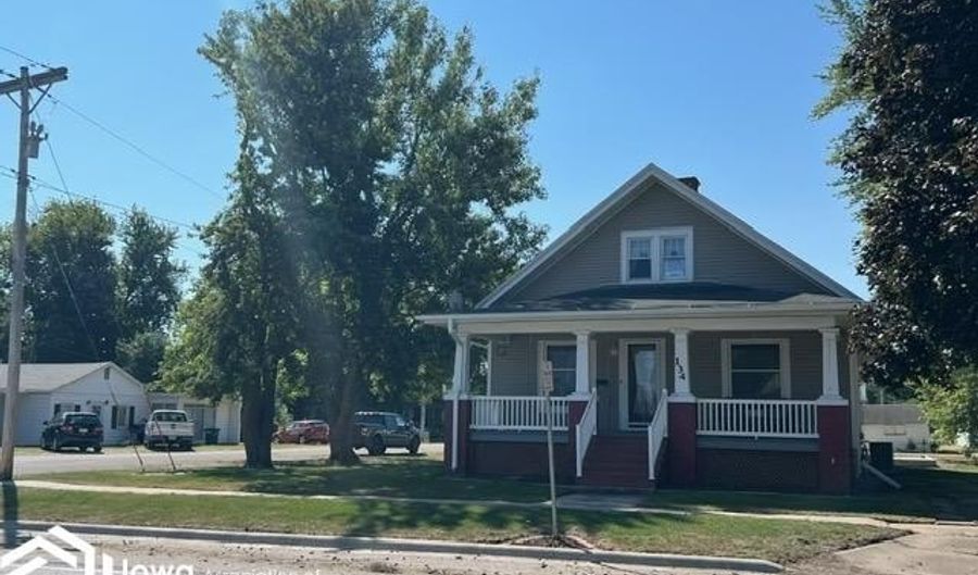 134 E Main St, Agency, IA 52530 - 4 Beds, 2 Bath