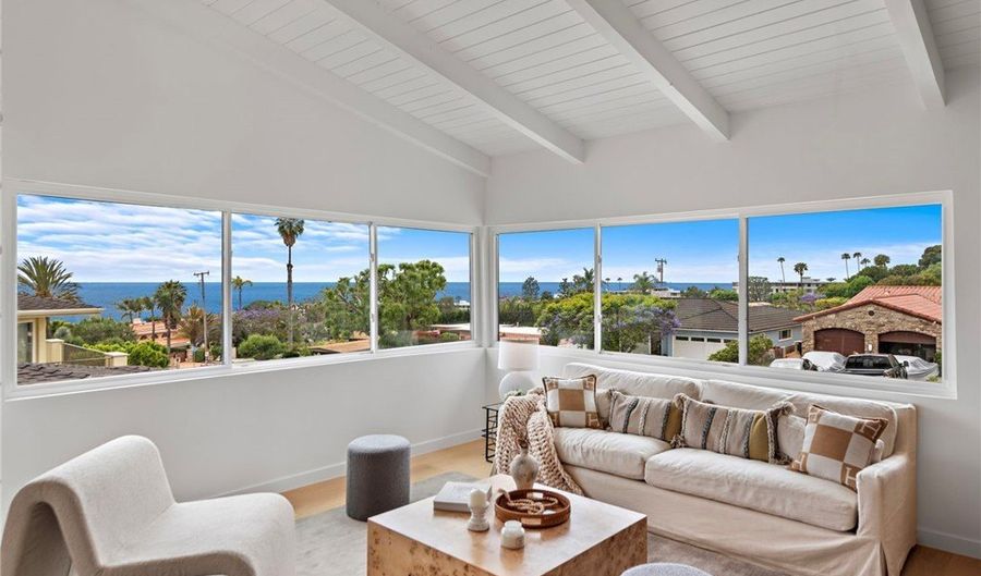 8 Clipper Rd, Rancho Palos Verdes, CA 90275 - 5 Beds, 3 Bath