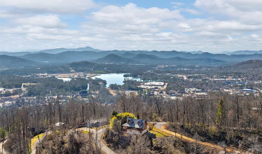 25 Crestwood Dr, Arden, NC 28704 - 3 Beds, 3 Bath