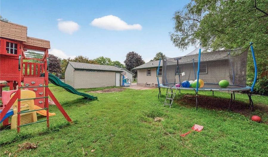 651 Randall Dr, Anoka, MN 55303 - 3 Beds, 1 Bath