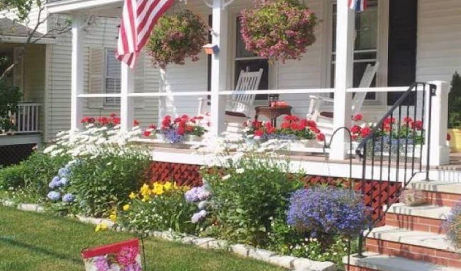 75 Ledgelawn Ave, Bar Harbor, ME 04609 - 3 Beds, 2 Bath