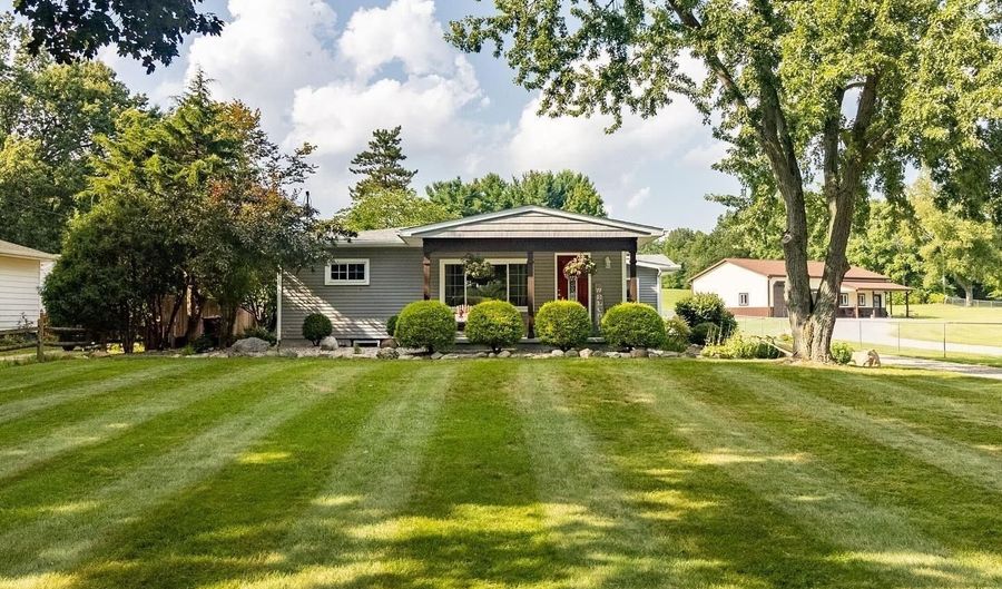 2816 Sharp, Adrian, MI 49221 - 3 Beds, 2 Bath
